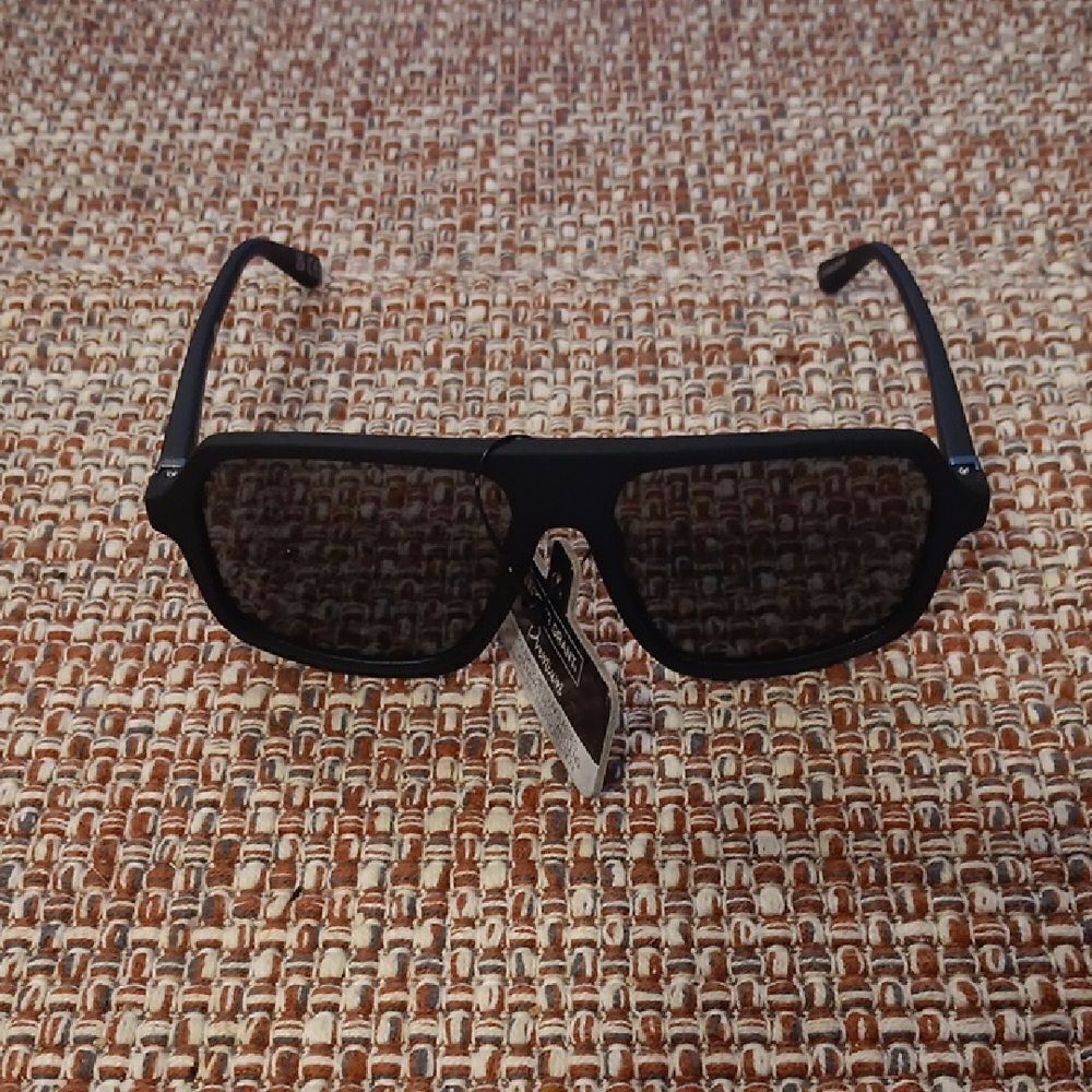 Foster Grant‎ Polarized Premium Stylish Black Sunglasses New With Tags